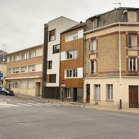 Appartement Au Pied De La Cathedrale Reims Kültér fotó